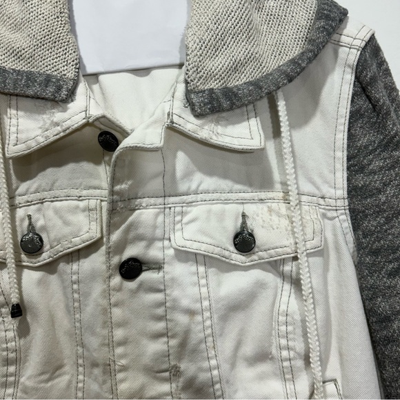 FREE PEOPLE White Distressed Denim Jacket in Women's Size Small - Picture 9 of 9